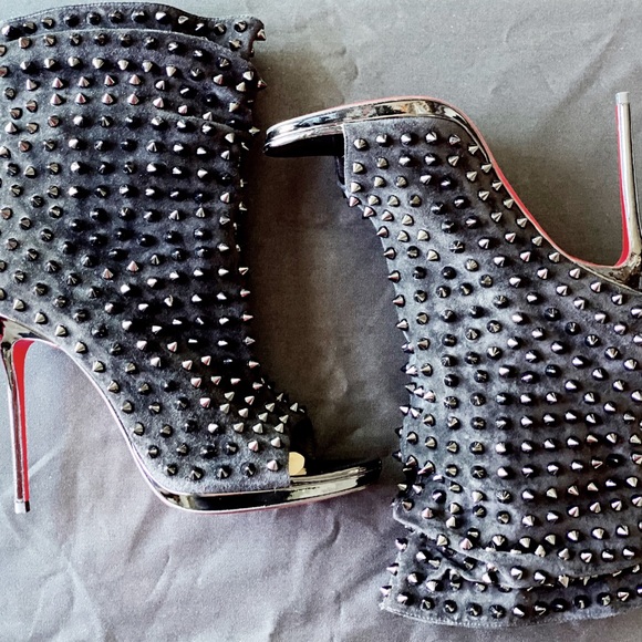 *SOLD* CHRISTIAN LOUBOUTIN. GUERILLA Spike Bootie - Picture 11 of 13